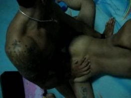 สองหนุ่มเงี่ยนล่อเด็กสาวข้างบ้านมาสวิงกิ้งเย็ดหีเธอคนนี้เด็ดไม่เบา