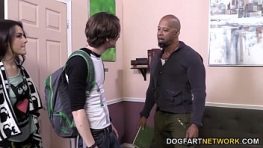 โป๊หนังโป๊ x Xควยเล็กหลบไปจู๋ใหญ่ใด้เย็ดโว้ยหนุ่มหล่อแต่ควยเล็กเลยต้องยกเมียสาวให้พี่นิโกรจู๋ใหญ่เย็ดส่วนตัวเองนั่งดูสะงัน